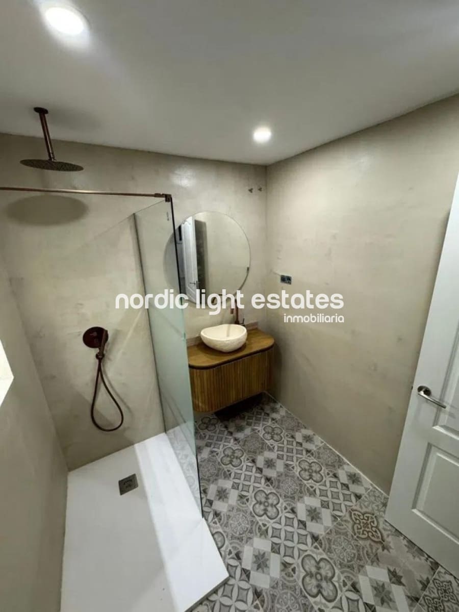 4 bedroom Flat for sale in Malaga city - € 414,000 (Ref: 9386428)