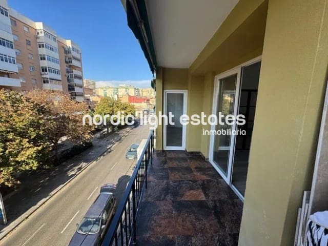 4 bedroom Flat for sale in Centro, Málaga city - € 414,000 (Ref: 9386428)