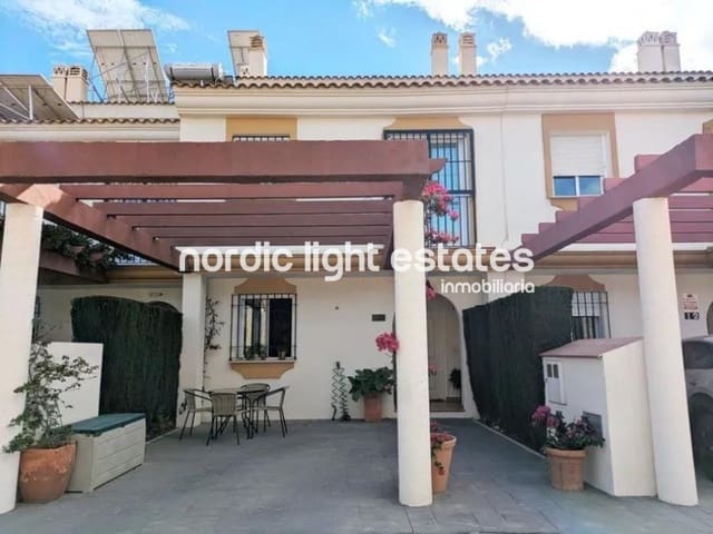 4 soverom Kjedet enebolig til salgs i Rincón de la Victoria med svømmebasseng - € 545 000 (Ref: 9386663)