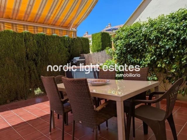 4 soverom Kjedet enebolig til salgs i Rincón de la Victoria med svømmebasseng - € 545 000 (Ref: 9386663)