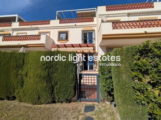 4 soverom Kjedet enebolig til salgs i Rincón de la Victoria med svømmebasseng - € 545 000 (Ref: 9386663)