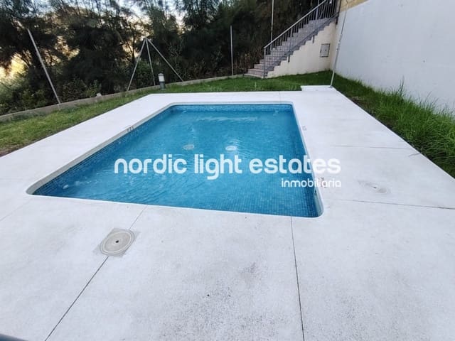 1 soverom Penthouse til salgs i Torrox med svømmebasseng garasje - € 205 000 (Ref: 9389975)