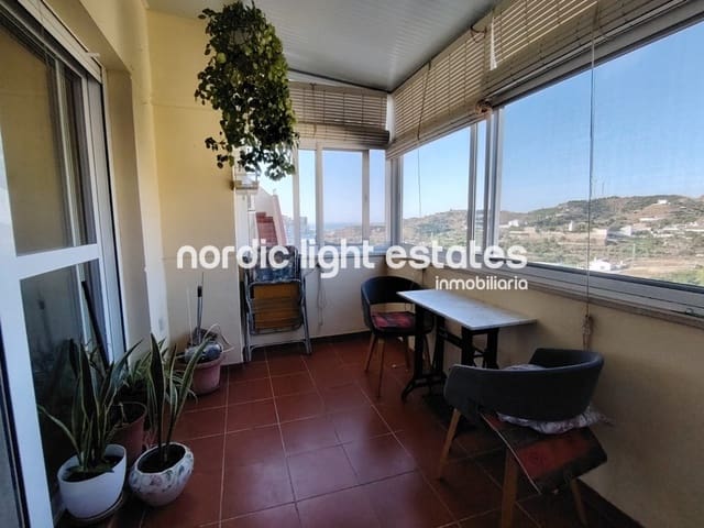 1 soverom Penthouse til salgs i Torrox med svømmebasseng garasje - € 205 000 (Ref: 9389975)