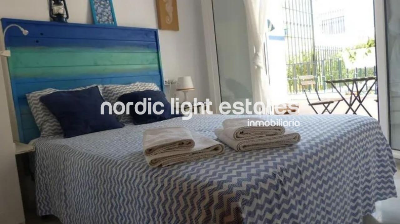 4 makuuhuone Paritalo myytävänä paikassa Chilches mukana 
autotalli - 510 000 € (Ref: 9397797)