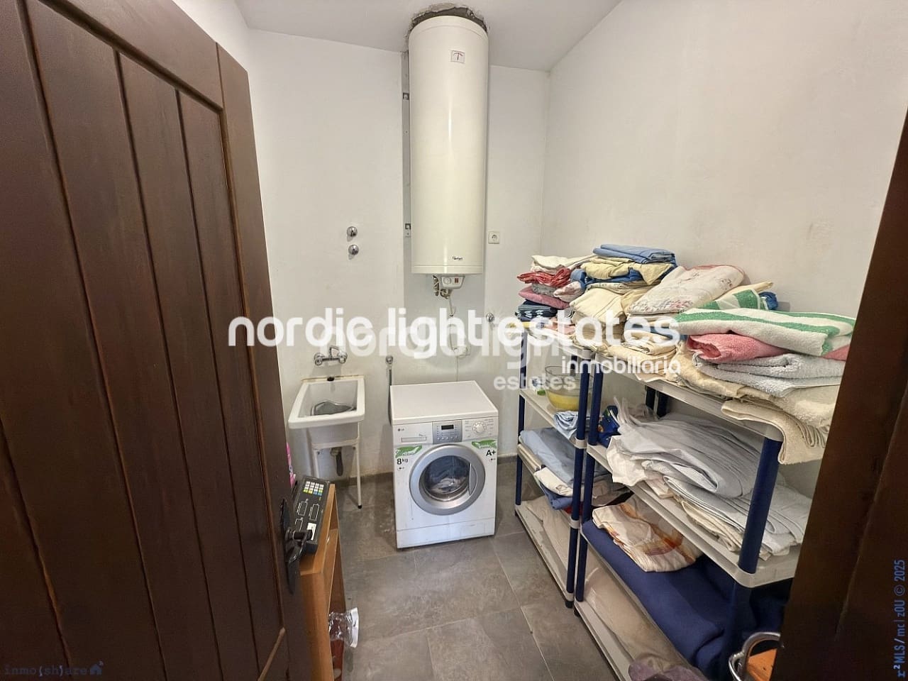 5 soveværelse Finca/Landehus til salg i Cajiz med garage - € 750.000 (Ref: 9400020)