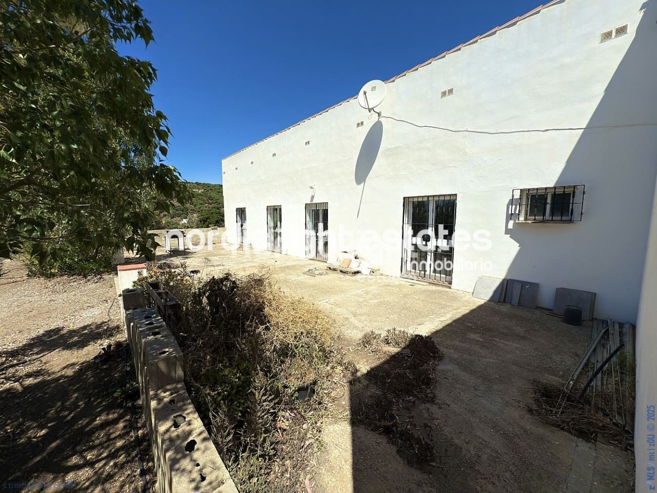 5 soveværelse Finca/Landehus til salg i Cajiz med garage - € 750.000 (Ref: 9400020)
