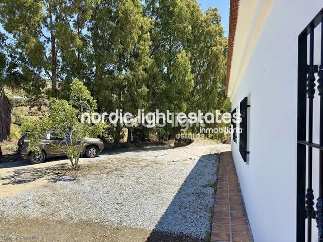 5 sypialnia Finka/Dom wiejski na sprzedaż w Cajiz, Vélez-Málaga z garażem - 750 000 € (Ref: 9400020)