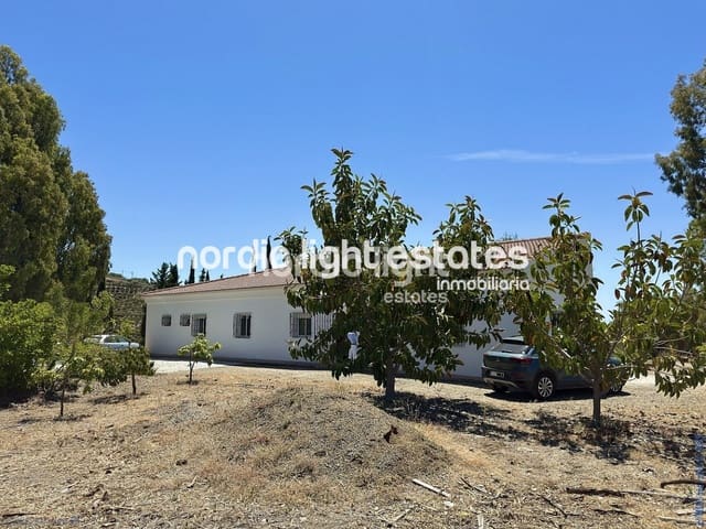 5 sypialnia Finka/Dom wiejski na sprzedaż w Cajiz, Vélez-Málaga z garażem - 750 000 € (Ref: 9400020)