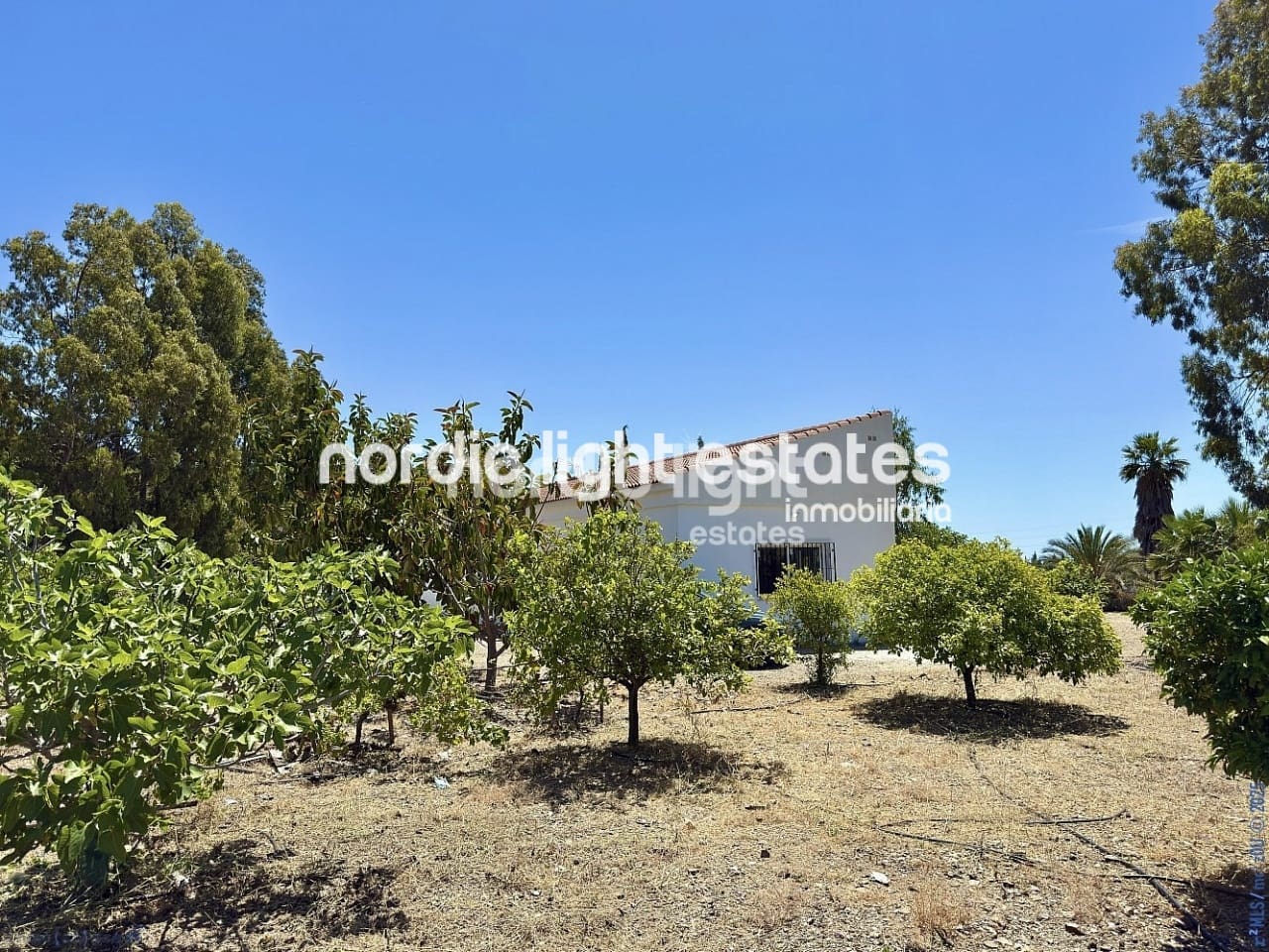 5 soveværelse Finca/Landehus til salg i Cajiz med garage - € 750.000 (Ref: 9400020)