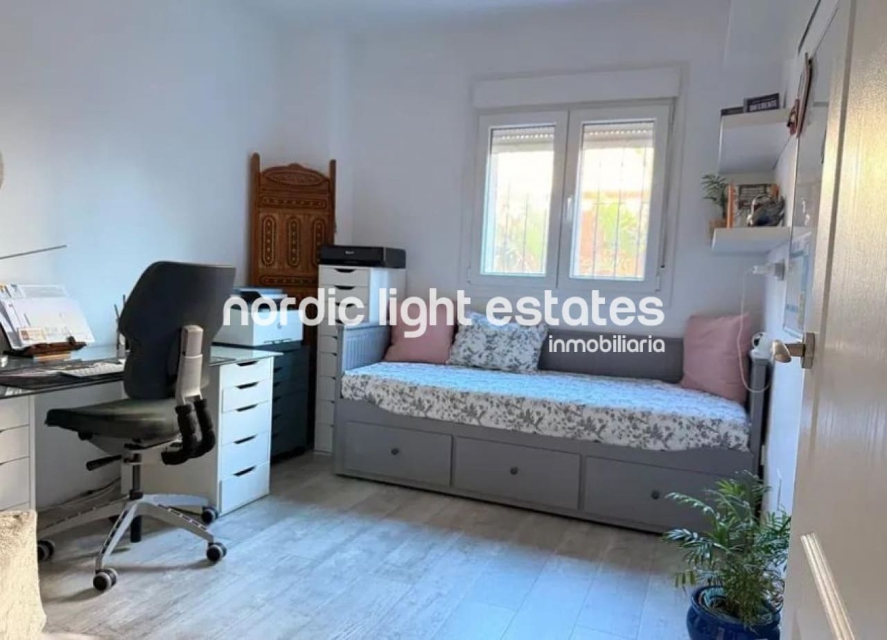 4 bedroom Flat for sale in La Cala del Moral with pool garage - € 415,000 (Ref: 9402703)