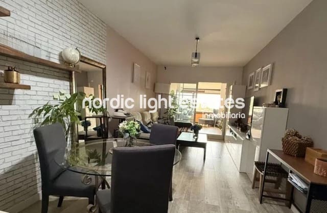 4 makuuhuone Asunto myytävänä paikassa La Cala del Moral, Rincón de la Victoria mukana uima-altaan 
autotalli - 415 000 € (Ref: 9402703)