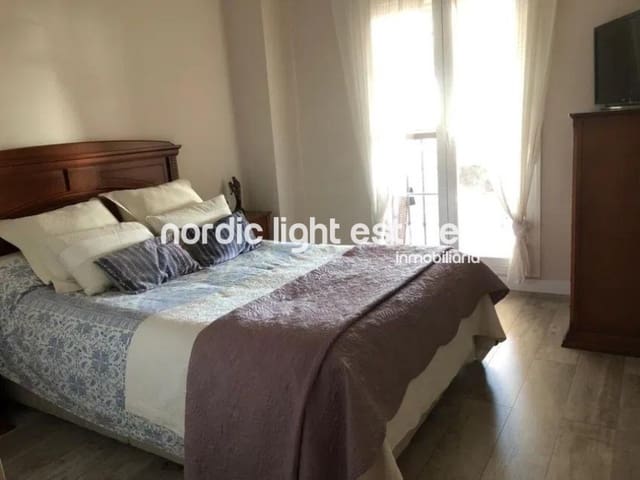 4 makuuhuone Asunto myytävänä paikassa La Cala del Moral, Rincón de la Victoria mukana uima-altaan 
autotalli - 415 000 € (Ref: 9402703)