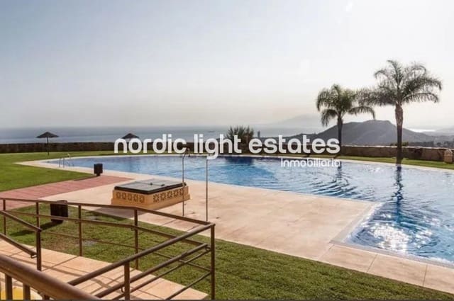 4 makuuhuone Asunto myytävänä paikassa La Cala del Moral, Rincón de la Victoria mukana uima-altaan 
autotalli - 415 000 € (Ref: 9402703)