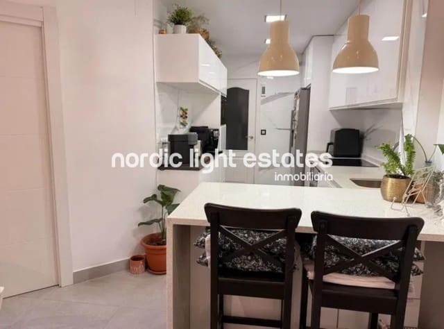 4 makuuhuone Asunto myytävänä paikassa La Cala del Moral, Rincón de la Victoria mukana uima-altaan 
autotalli - 415 000 € (Ref: 9402703)