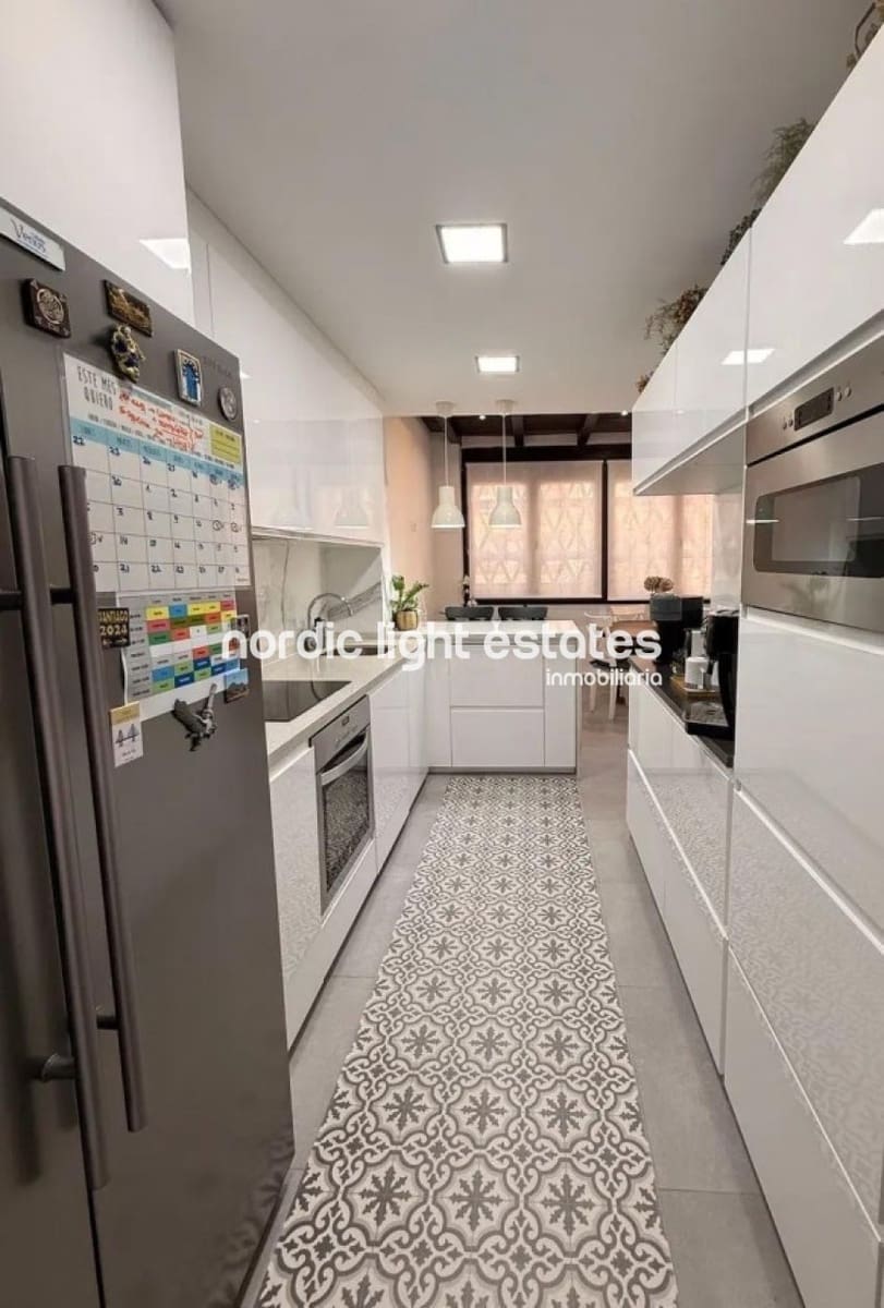 4 bedroom Flat for sale in La Cala del Moral with pool garage - € 415,000 (Ref: 9402703)