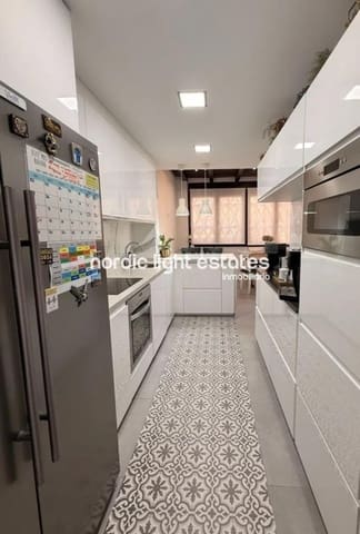 4 makuuhuone Asunto myytävänä paikassa La Cala del Moral, Rincón de la Victoria mukana uima-altaan 
autotalli - 415 000 € (Ref: 9402703)