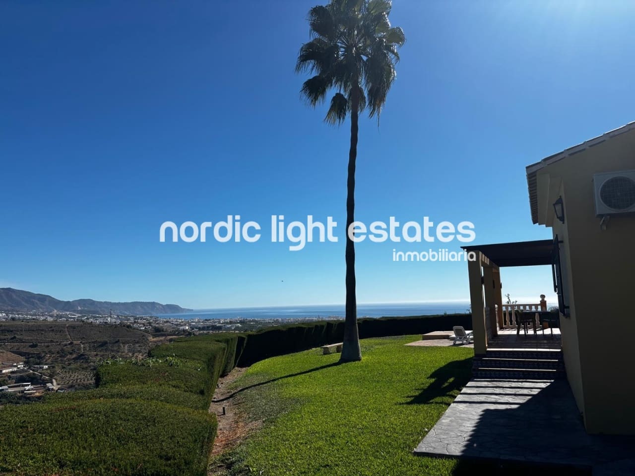 2 soverom Villa til leie i Nerja med svømmebasseng - € 1 800 (Ref: 9419403)