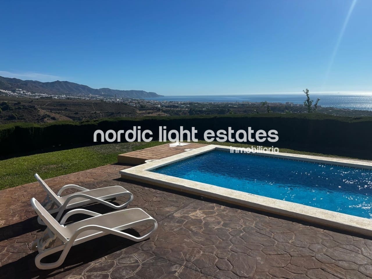 2 soverom Villa til leie i Nerja med svømmebasseng - € 1 800 (Ref: 9419403)