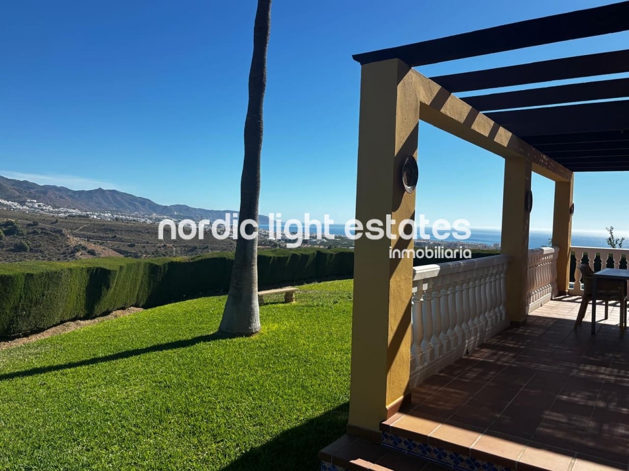 2 soverom Villa til leie i Nerja med svømmebasseng - € 1 800 (Ref: 9419403)