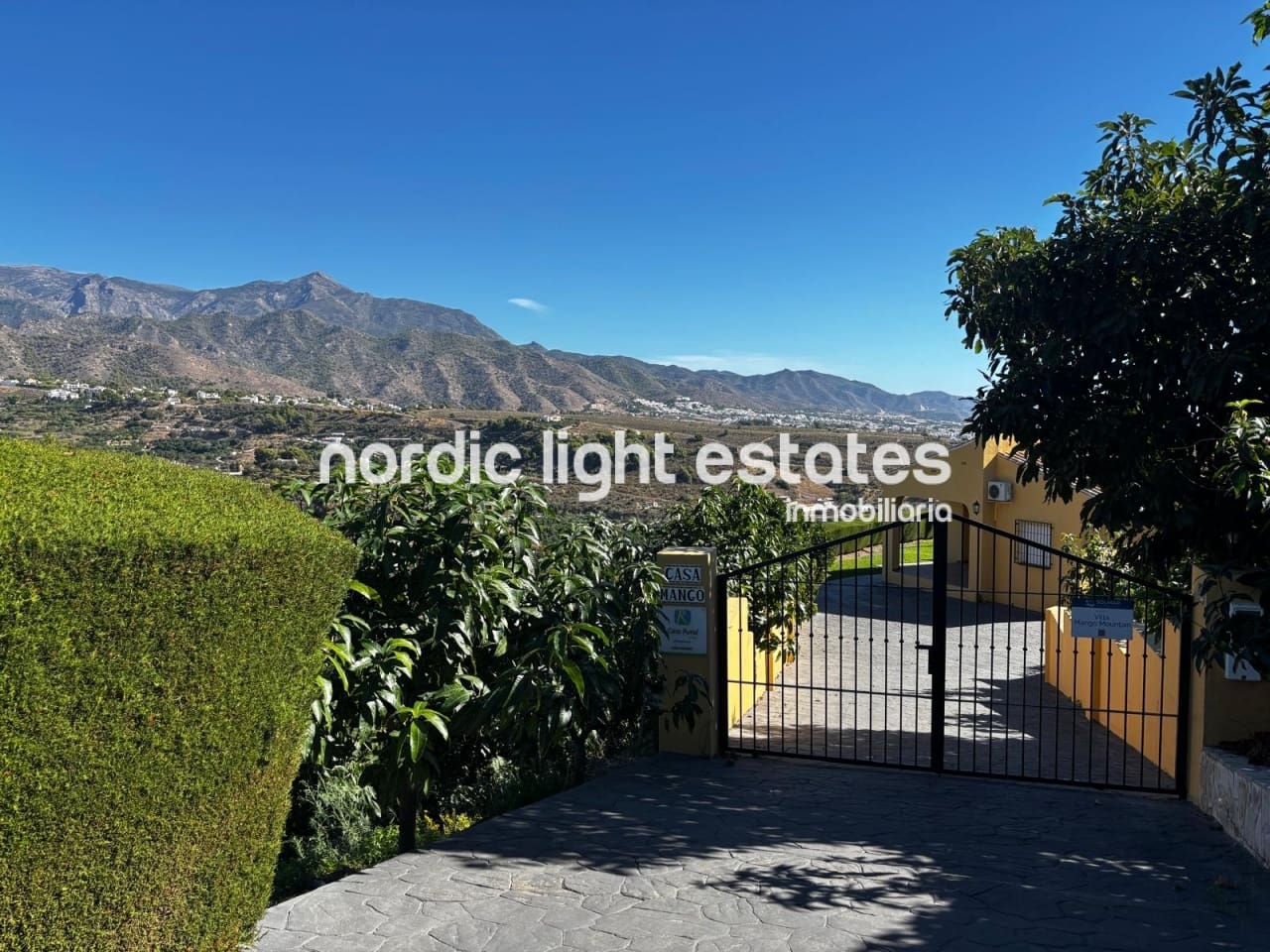 2 soverom Villa til leie i Nerja med svømmebasseng - € 1 800 (Ref: 9419403)