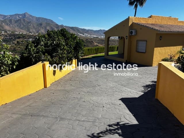2 soverom Villa til leie i Nerja med svømmebasseng - € 1 800 (Ref: 9419403)