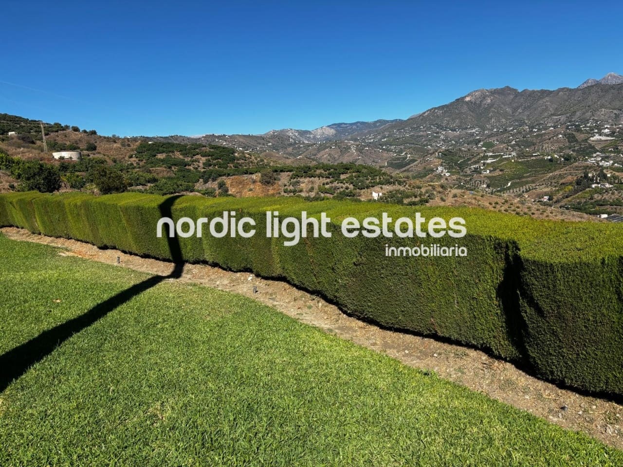 2 soverom Villa til leie i Nerja med svømmebasseng - € 1 800 (Ref: 9419403)