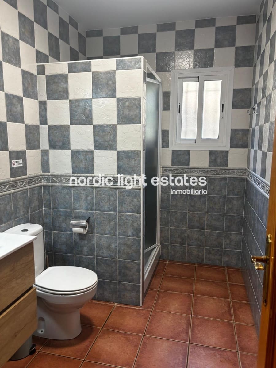 2 soverom Villa til leie i Nerja med svømmebasseng - € 1 800 (Ref: 9419403)