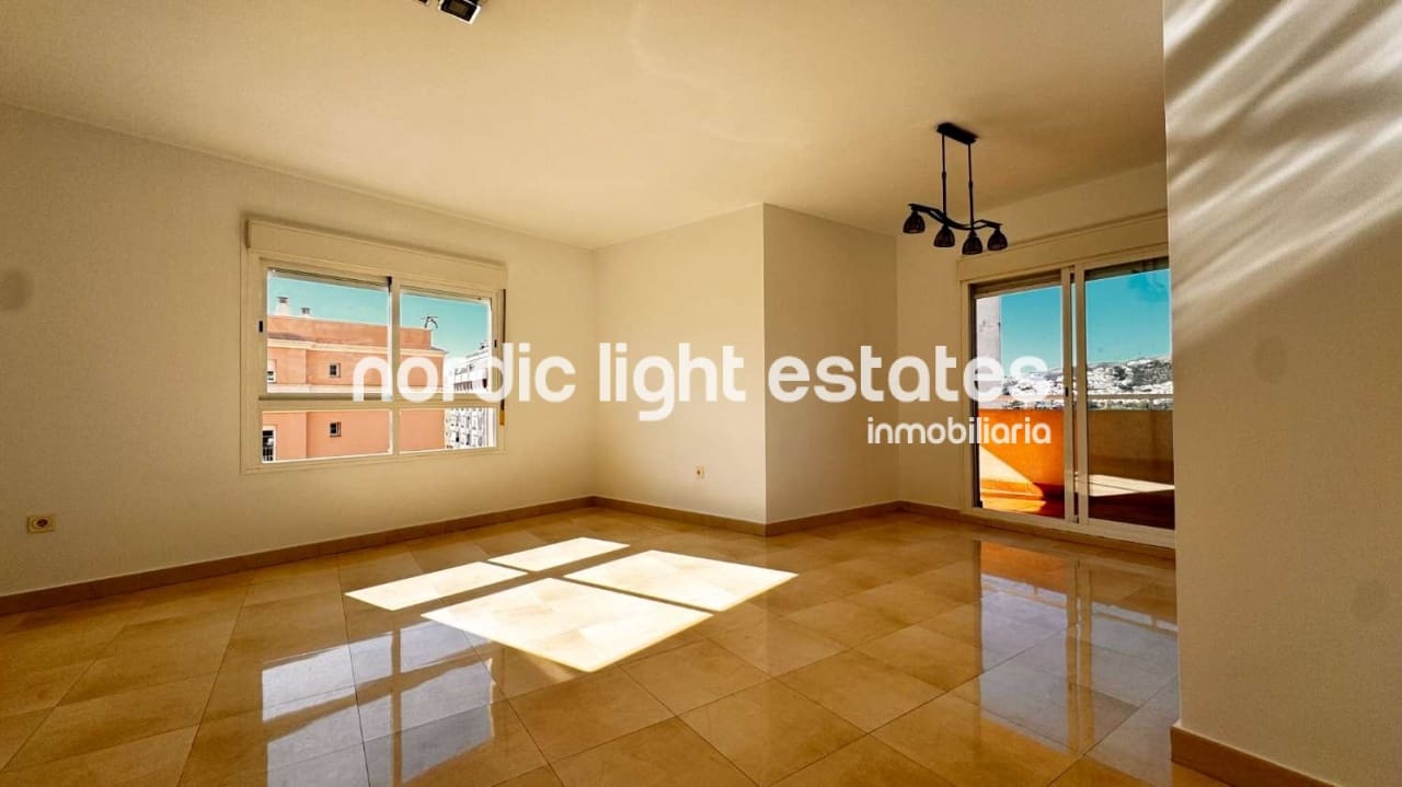 3 makuuhuone Asunto myytävänä paikassa Nerja mukana 
autotalli - 489 000 € (Ref: 9420629)