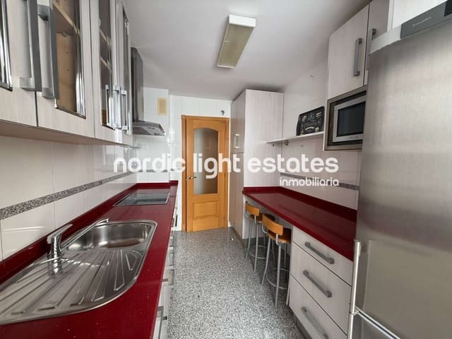 3 makuuhuone Asunto myytävänä paikassa Nerja mukana 
autotalli - 489 000 € (Ref: 9420629)