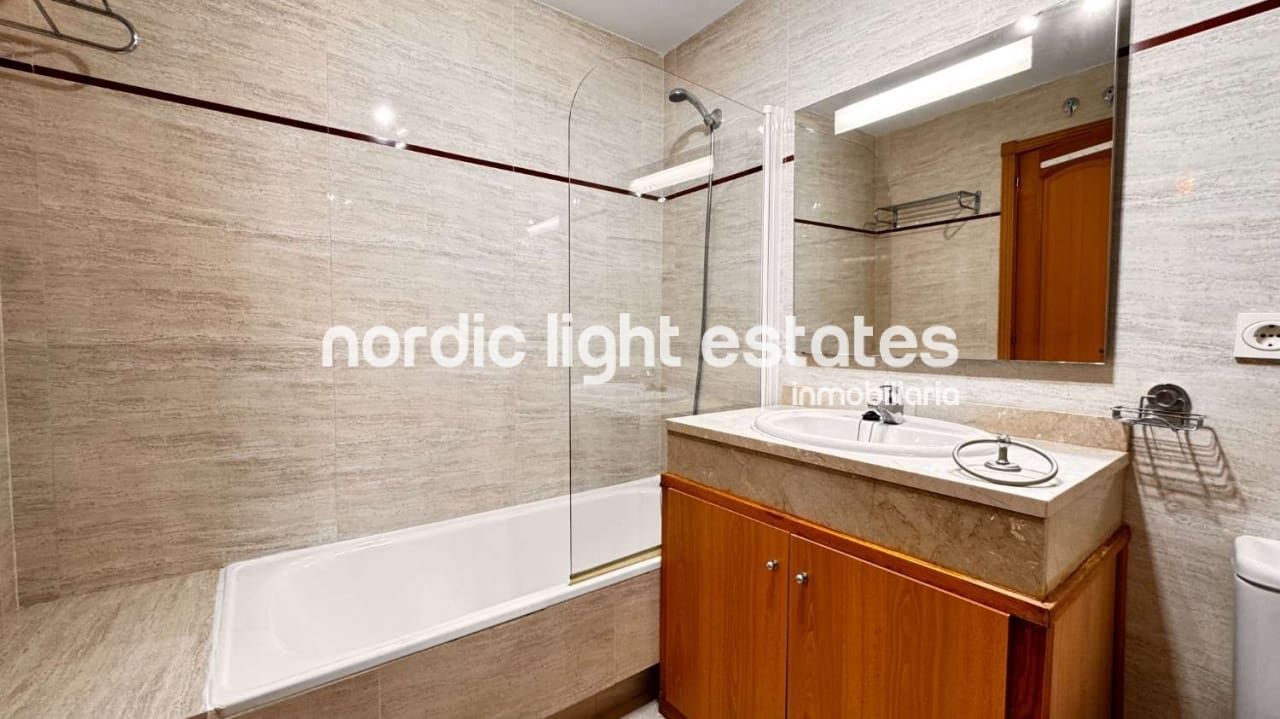 3 makuuhuone Asunto myytävänä paikassa Nerja mukana 
autotalli - 489 000 € (Ref: 9420629)