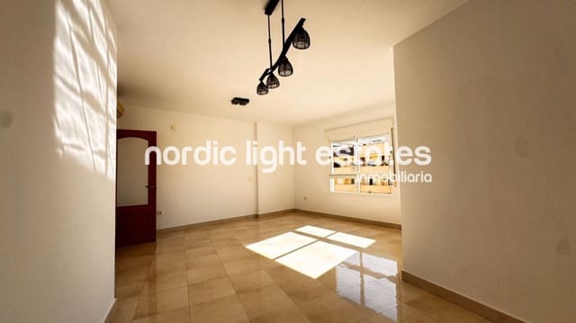 3 makuuhuone Asunto myytävänä paikassa Nerja mukana 
autotalli - 489 000 € (Ref: 9420629)