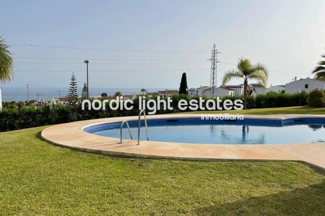 3 camera da letto Villetta Bifamiliare in vendita in Nerja con piscina garage - 519.000 € (Rif: 9425842)