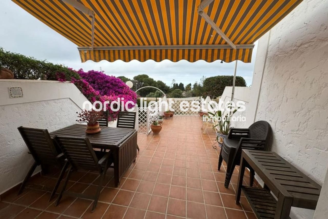 3 camera da letto Villetta Bifamiliare in vendita in Nerja con piscina garage - 519.000 € (Rif: 9425842)