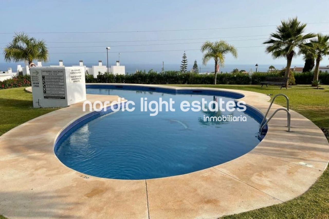 3 camera da letto Villetta Bifamiliare in vendita in Nerja con piscina garage - 519.000 € (Rif: 9425842)