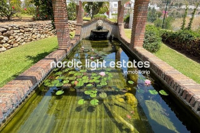 3 camera da letto Villetta Bifamiliare in vendita in Nerja con piscina garage - 519.000 € (Rif: 9425842)