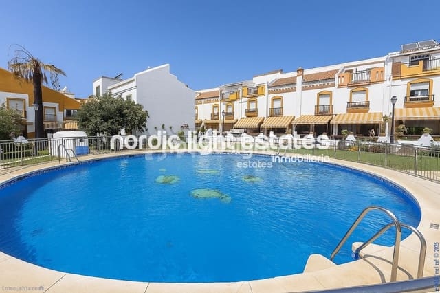 4 soveværelse Semi-Rækkehus til salg i Torre del Mar, Vélez-Málaga med swimmingpool garage - € 549.900 (Ref: 9426292)