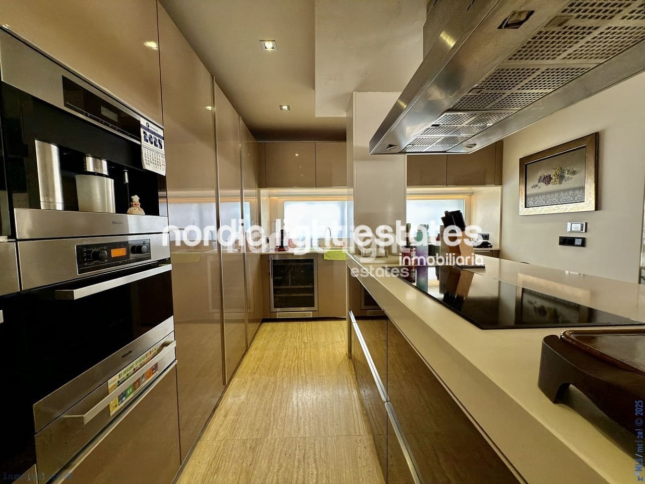 4 soveværelse Semi-Rækkehus til salg i Torre del Mar med swimmingpool garage - € 549.900 (Ref: 9426292)