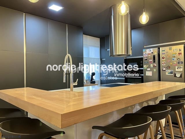 3 sypialnia Apartament na sprzedaż w Torre del Mar, Vélez-Málaga - 320 000 € (Ref: 9427975)