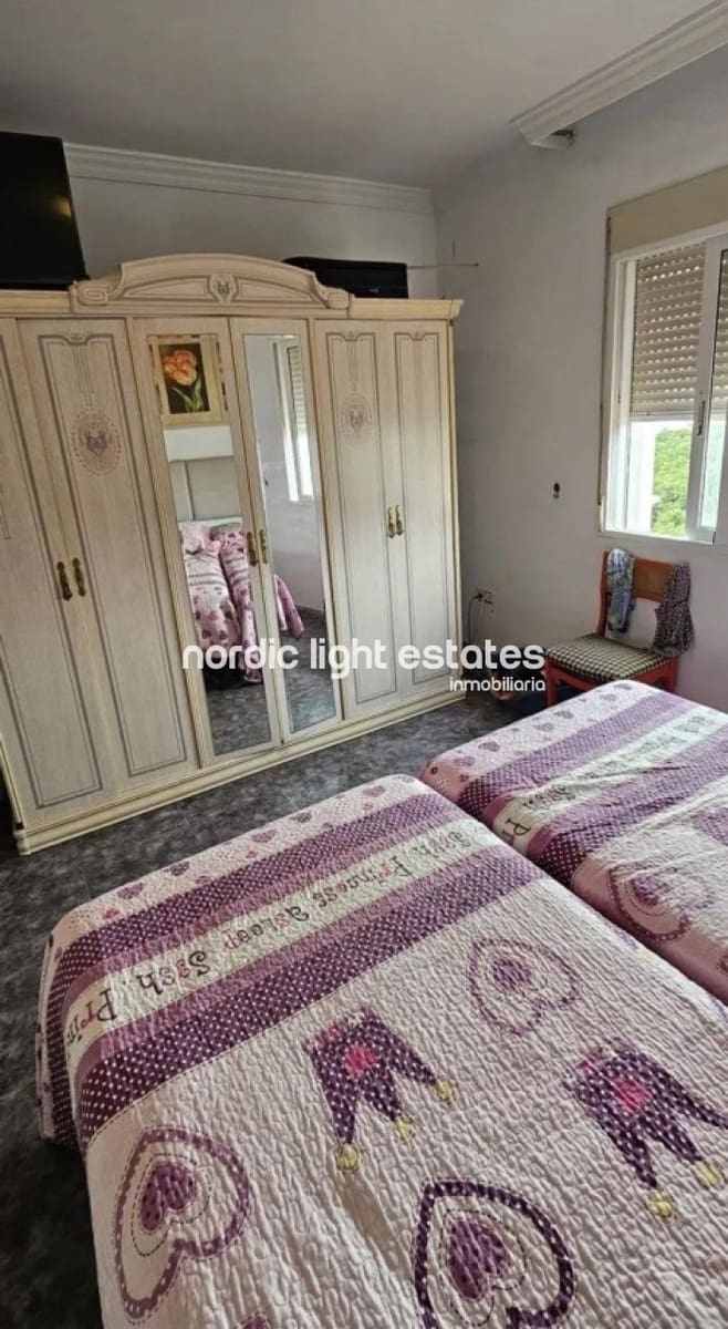 3 soveværelse Semi-Rækkehus til salg i Benajarafe med garage - € 375.000 (Ref: 9431928)