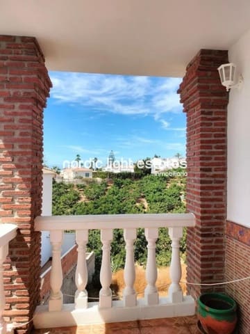 3 soveværelse Semi-Rækkehus til salg i Benajarafe, Vélez-Málaga med garage - € 375.000 (Ref: 9431928)