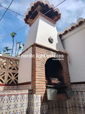 3 soveværelse Semi-Rækkehus til salg i Benajarafe, Vélez-Málaga med garage - € 375.000 (Ref: 9431928)