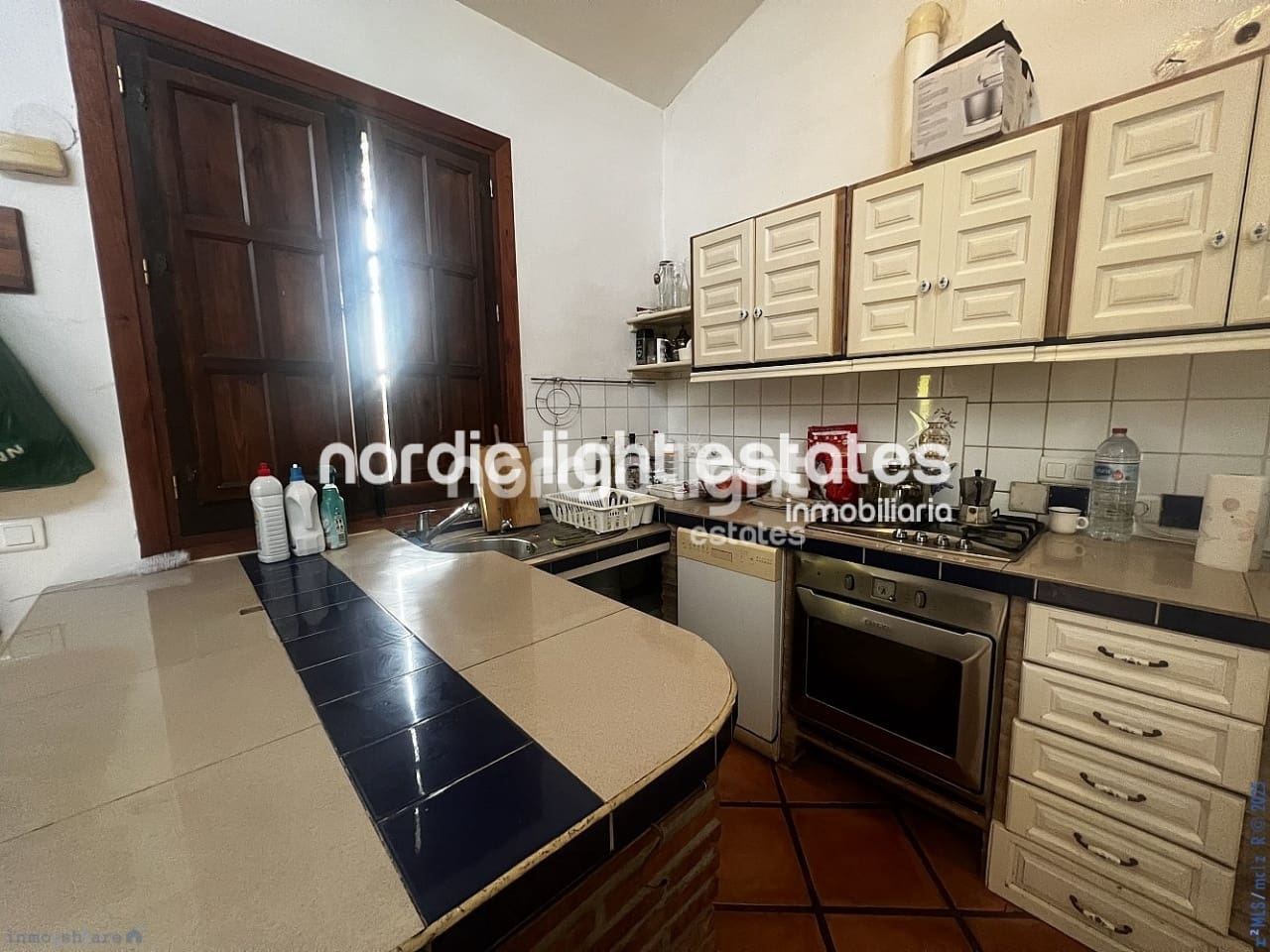 2 bedroom Villa for sale in Nerja with garage - € 350,000 (Ref: 9432401)