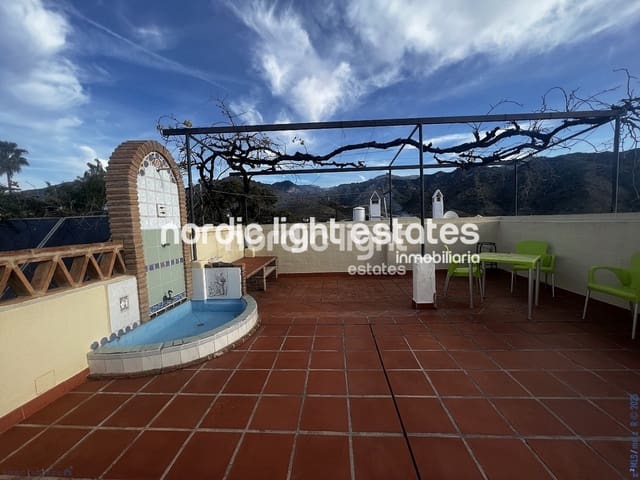 2 bedroom Villa for sale in Nerja with garage - € 350,000 (Ref: 9432401)
