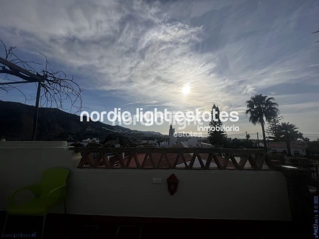 2 bedroom Villa for sale in Nerja with garage - € 350,000 (Ref: 9432401)