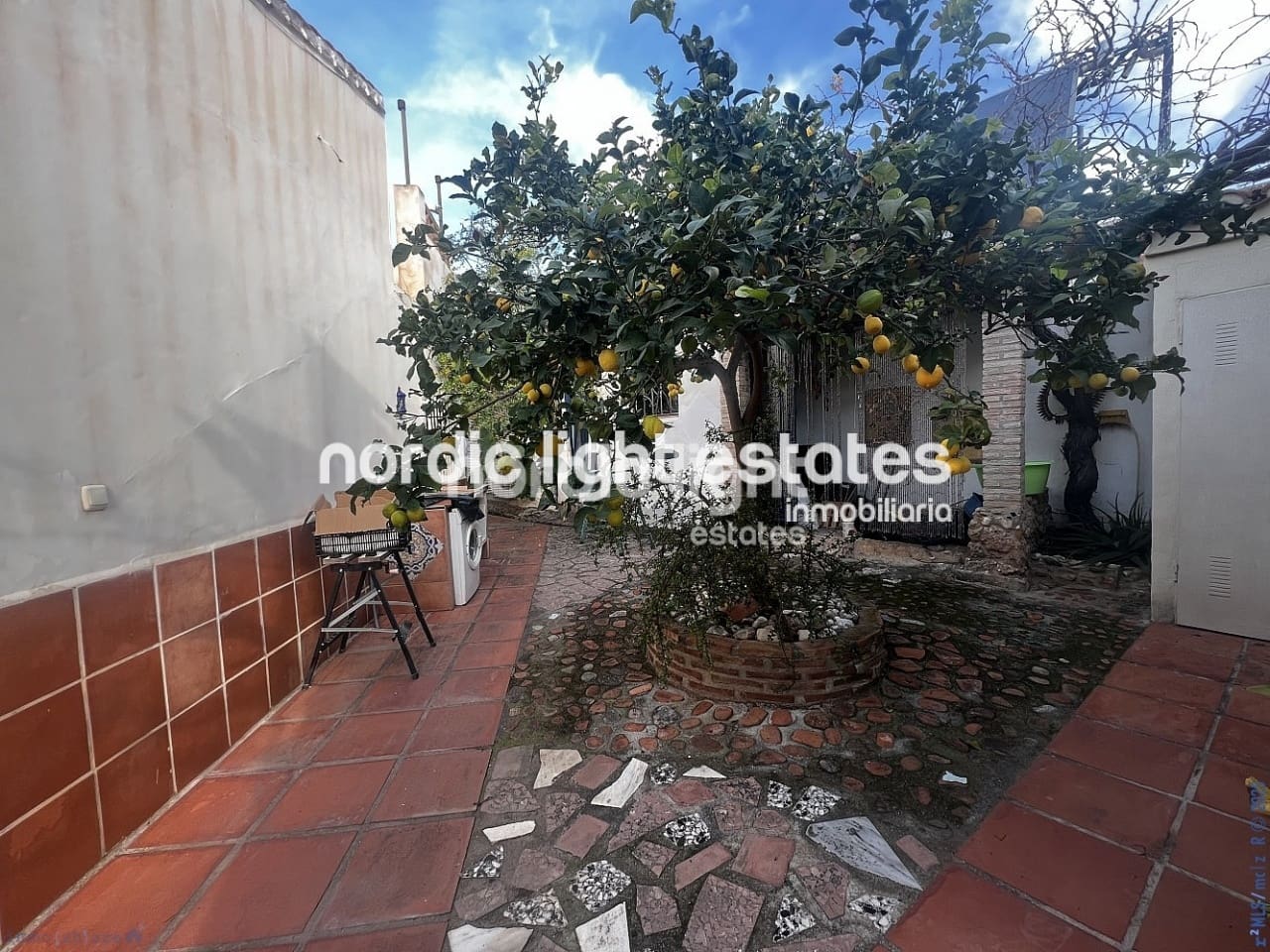 2 bedroom Villa for sale in Nerja with garage - € 350,000 (Ref: 9432401)