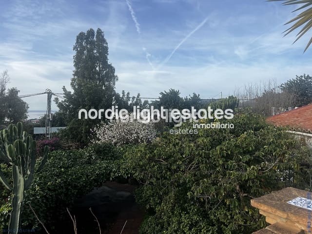 2 bedroom Villa for sale in Nerja with garage - € 350,000 (Ref: 9432401)