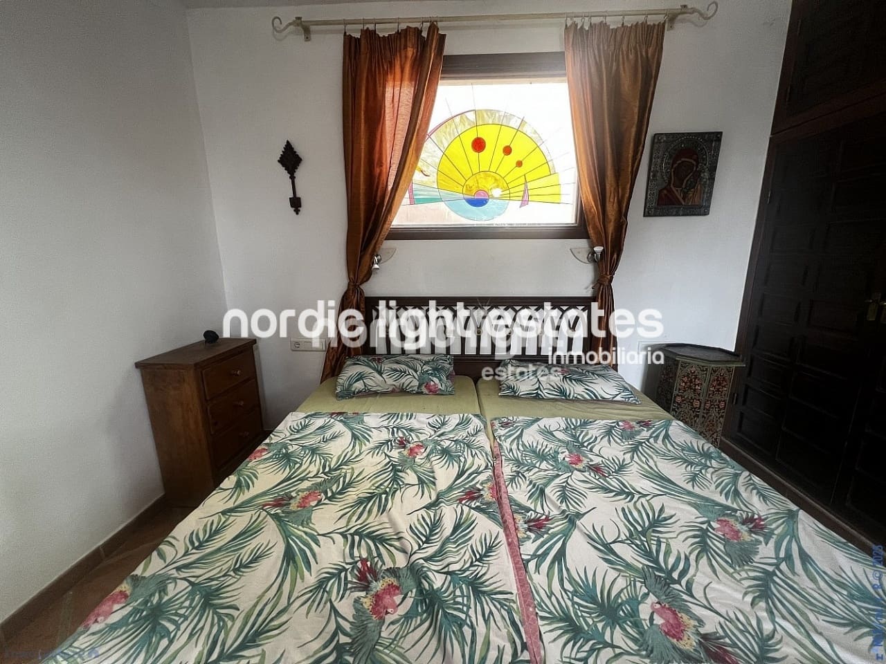 2 bedroom Villa for sale in Nerja with garage - € 350,000 (Ref: 9432401)