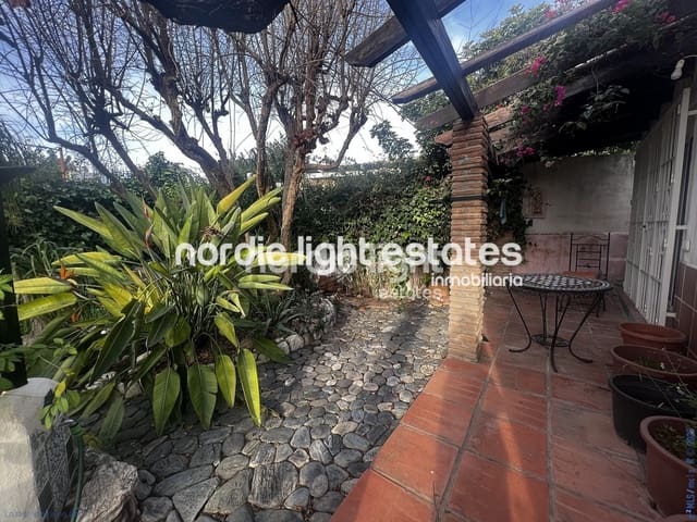 2 bedroom Villa for sale in Nerja with garage - € 350,000 (Ref: 9432401)