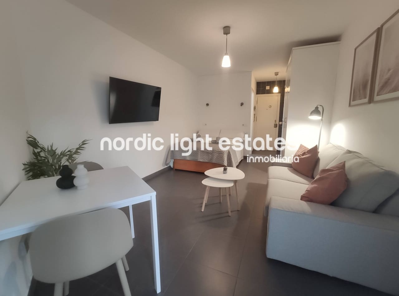 Studio til leje i Nerja - € 800 (Ref: 9438137)