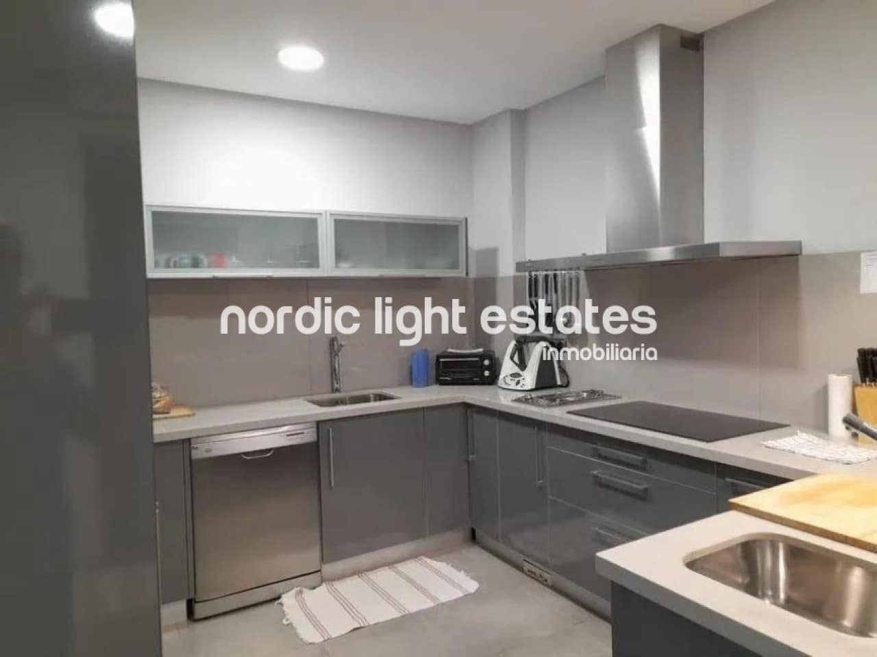 6 soverom Villa til salgs i Malaga by med svømmebasseng garasje - € 2 750 000 (Ref: 9446965)